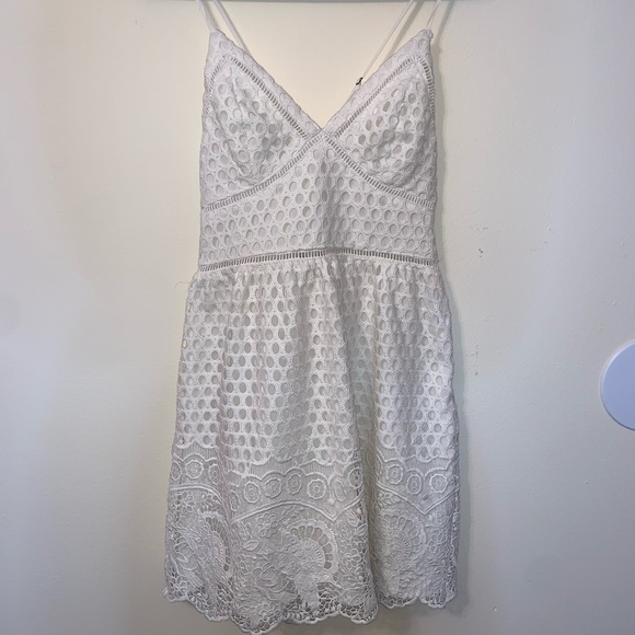A&F WHITE DRESS - Picture 3 of 4